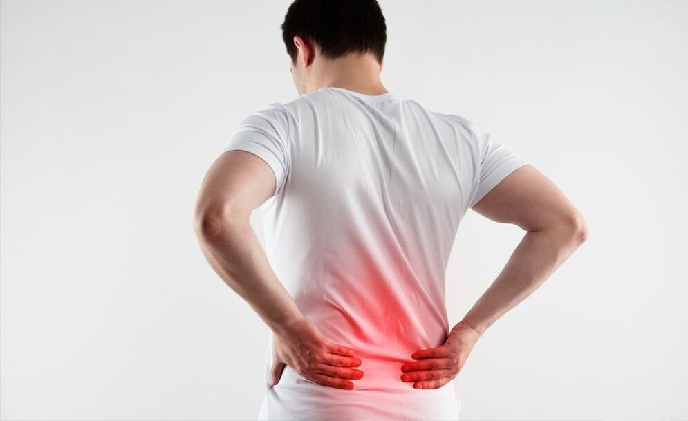 Dolor lumbar causado por osteocondrosis.